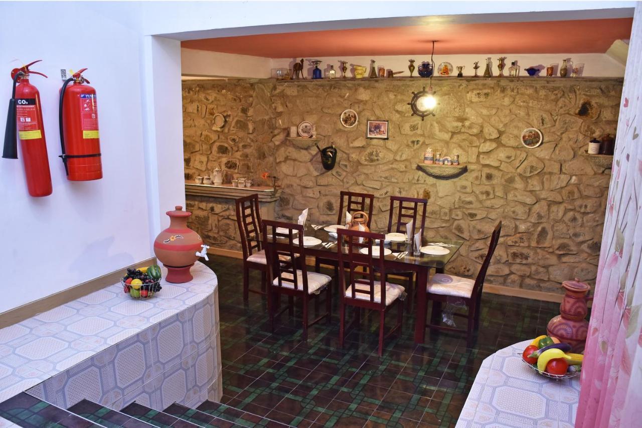 Roshan Guest House Нувара-Элия Экстерьер фото