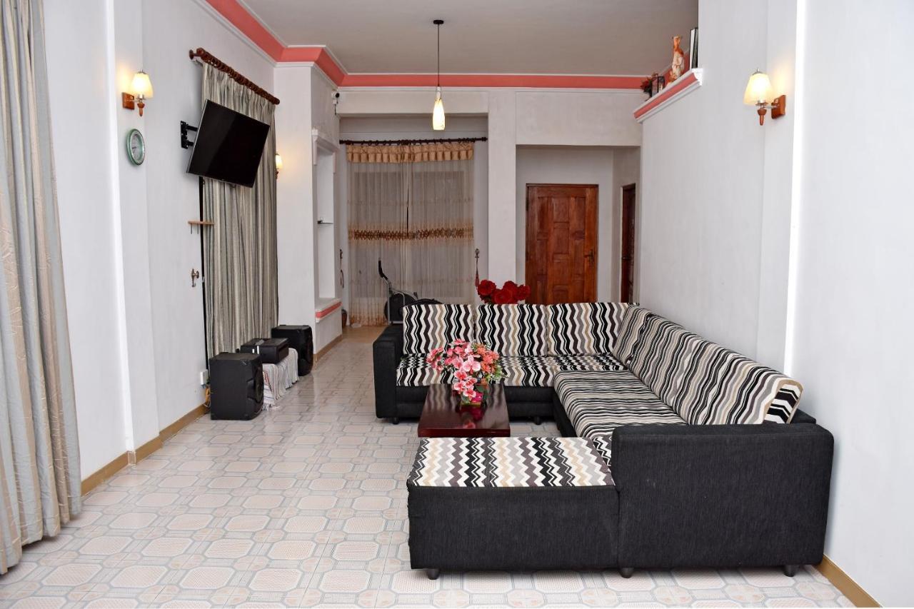 Roshan Guest House Нувара-Элия Экстерьер фото